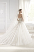 Modello Eriadu | Abiti da sposa La Sposa 2015 | Salem Spose