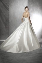 Modello Tolosa | Collezione Pronovias Roma 