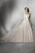 Modello Tosha | Collezione Pronovias Roma 