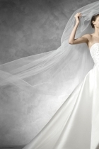 Modello Traza | Collezione Pronovias Roma 