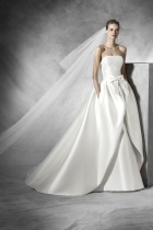 Modello Traza | Collezione Pronovias Roma 