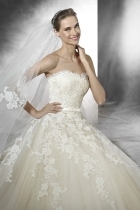 Modello Trey | Collezione Pronovias Roma 